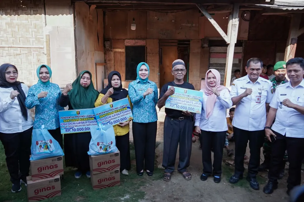 Pemprov Lampung Salurkan Santunan untuk Keluarga Korban Bencana