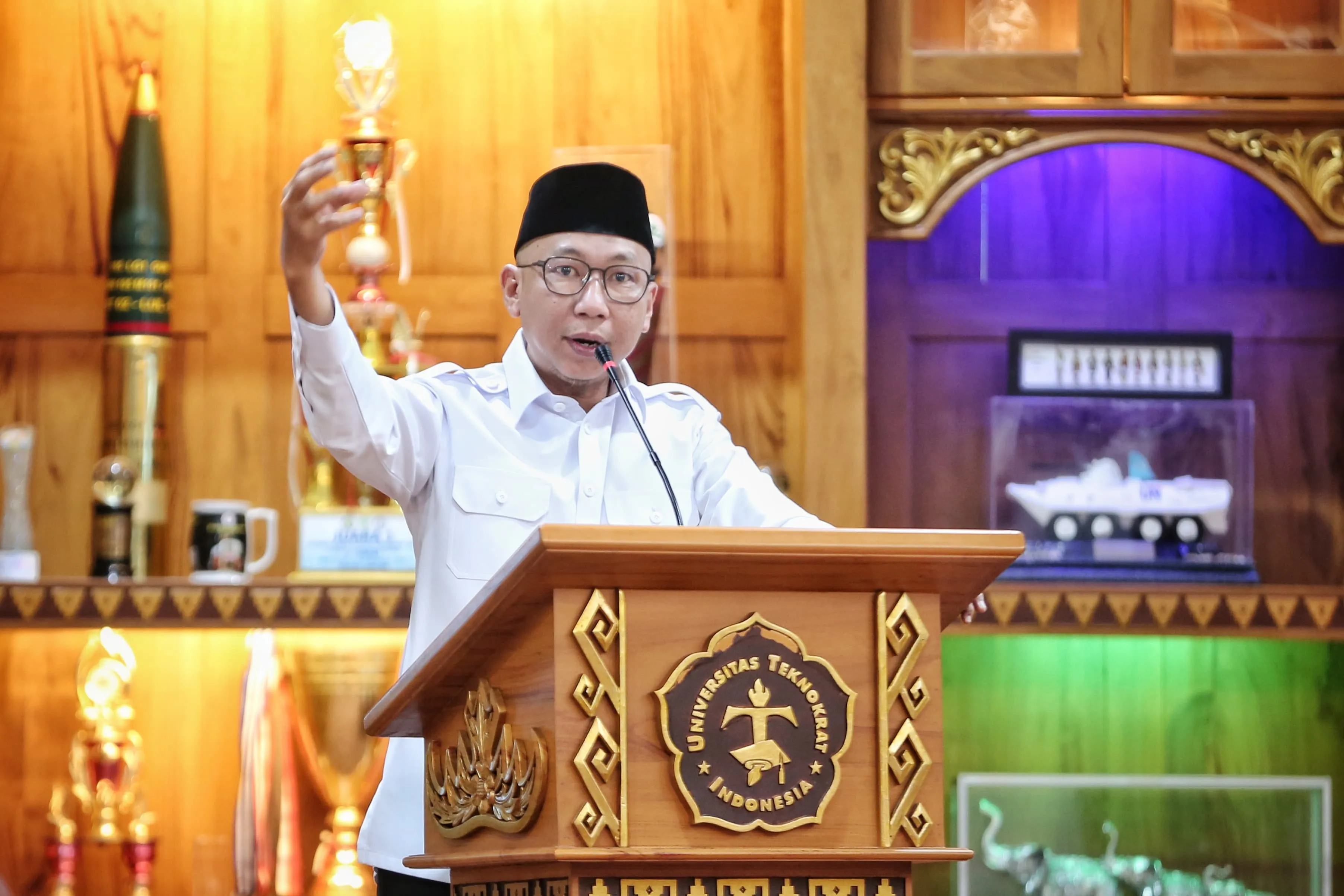 Terpilih Aklamasi, Gubernur Mirza Pimpin IKA Smanda 