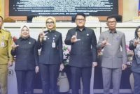 Ketua DPRD dan Wagub Lampung Rapat Paripurna di Ruang Sidang
