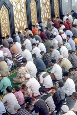 Khutbah Jumat: Tanda Shalat Kita Diterima