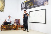RESIDENSI SASTRA: BAHAS AMBIGUITAS PUISI DAN EKOSISTEM SASTRA DIGITAL